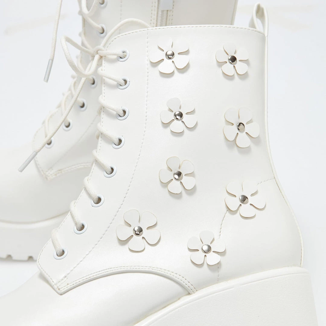 KOI Footwear Amabalis White Flower Platform Boots 6 KOI Footwear Amabalis White Flower Platform Boots