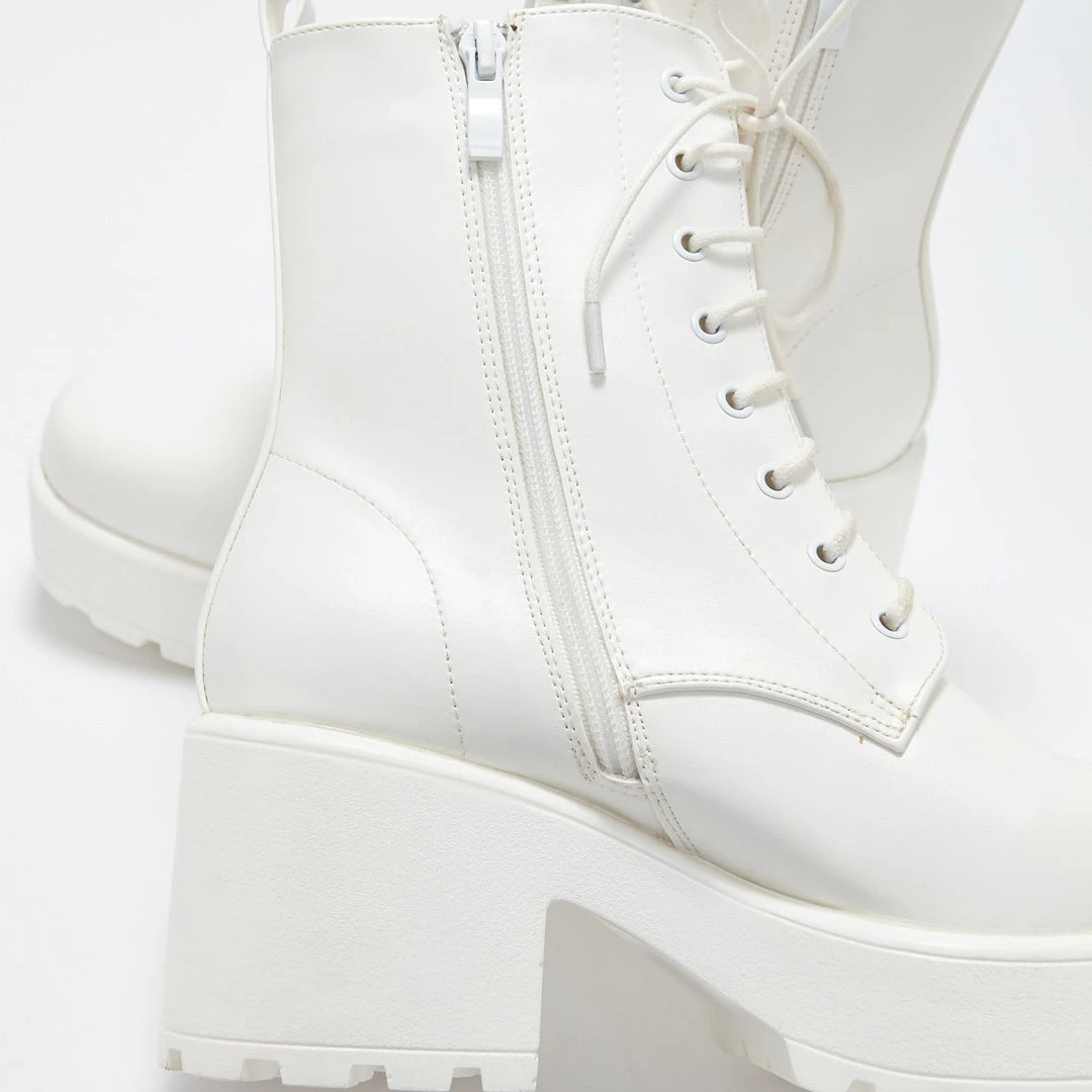 KOI Footwear Amabalis White Flower Platform Boots 7 KOI Footwear Amabalis White Flower Platform Boots